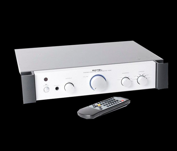 ROTEL RC-1070