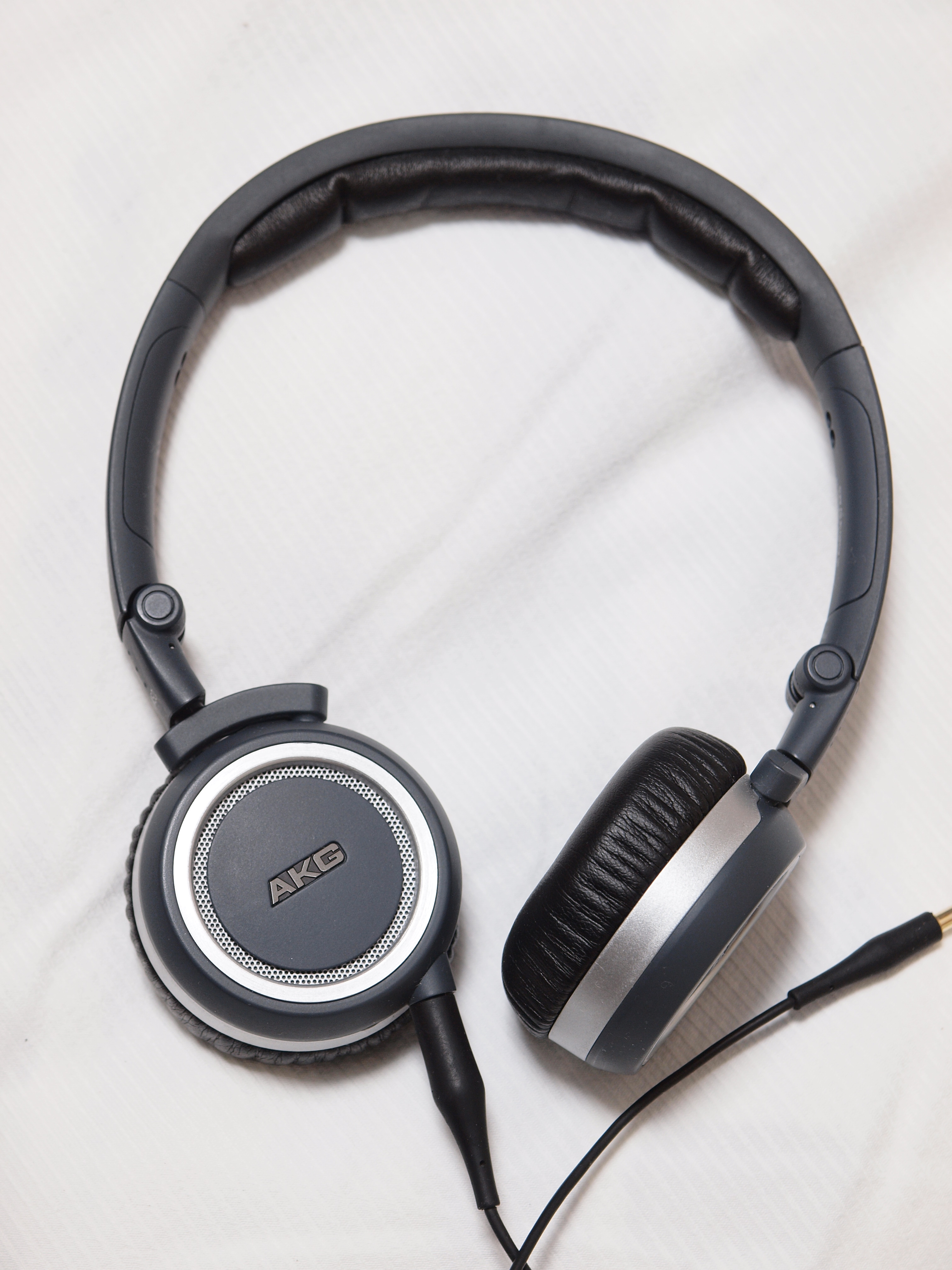 AKG 450