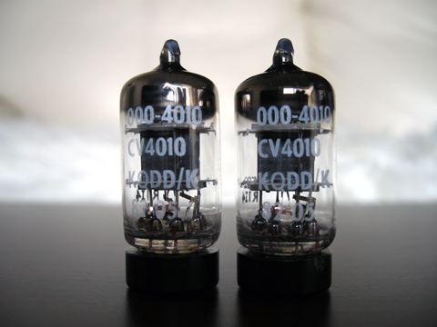 Mullard CV4010 真空管の写真